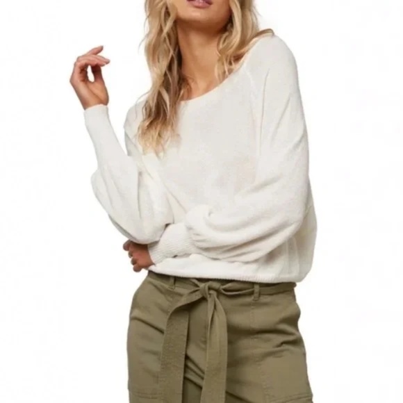 O'Neill Sweaters - O'Neill Comfy Crew Neck Sweater Balloon Sleeves in White - Size Small